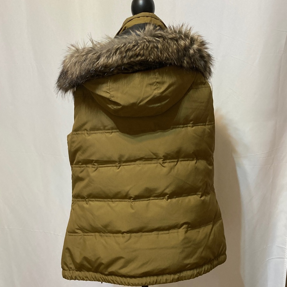EDDIE BAUER SANDSTONE OLIVE NWOT FAUX FUR HOODED DOWN QUILTED PUFFER VEST - Picture 3 of 16